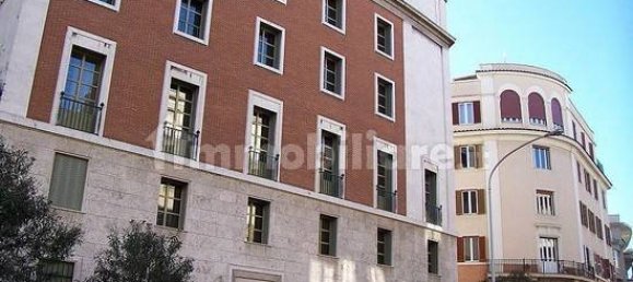1 room Commercial property in Rome, Italy No. 97524 3