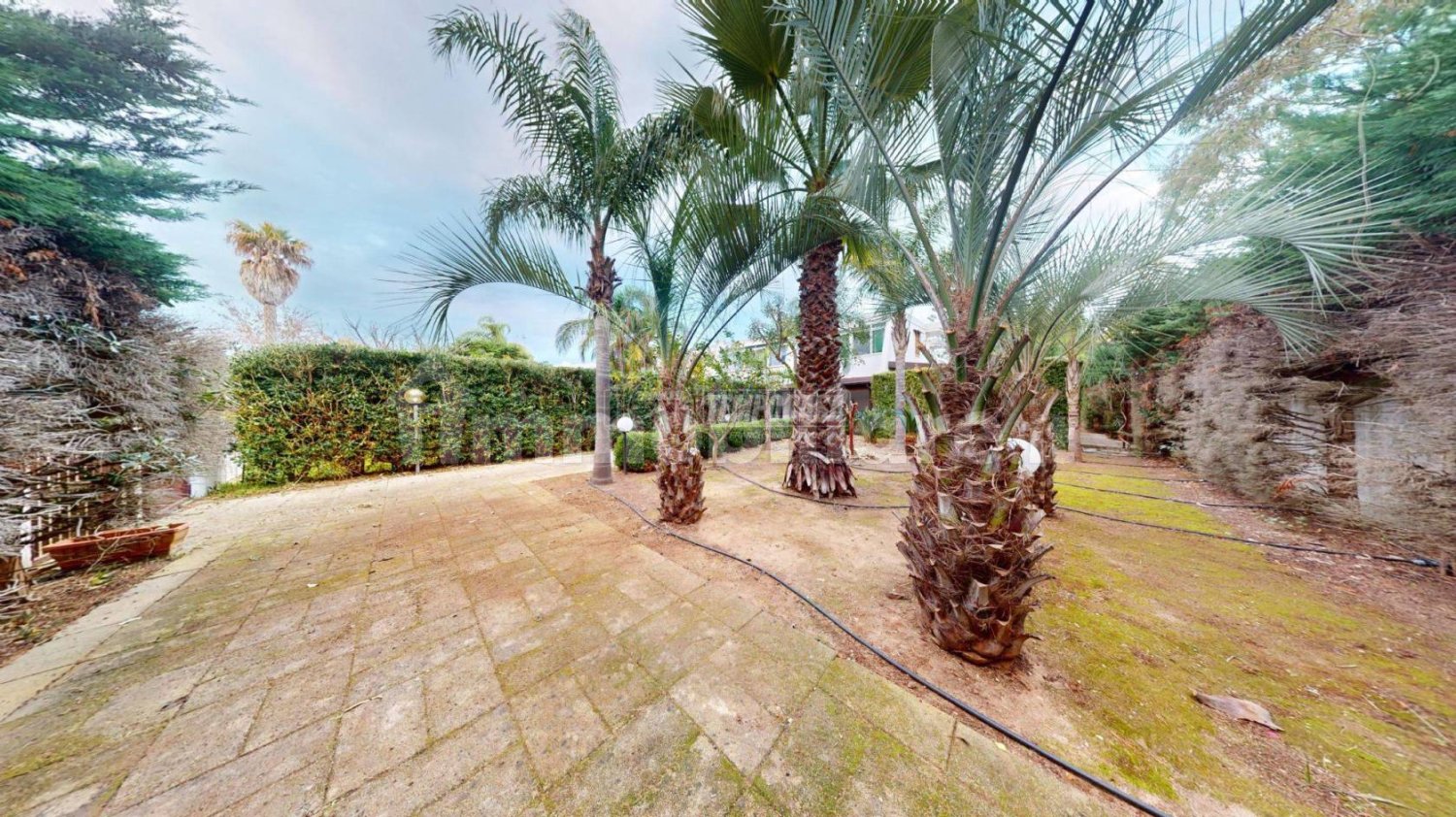 Villa de 4 dormitorios en Melendugno, Italy No. 82889