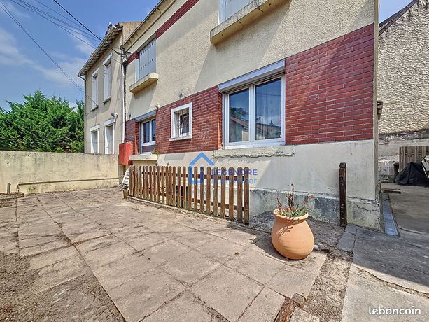 2 chambres Appartement à Pierrelaye, France No. 356085