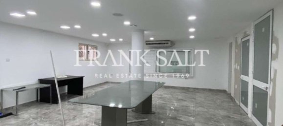 Magasin à Birkirkara, Malta 445m² No. 8315 13