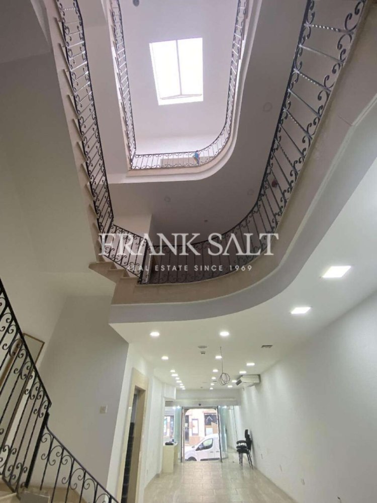 Magasin à Birkirkara, Malta 445m² No. 8315