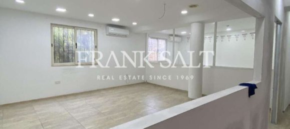 Magasin à Birkirkara, Malta 445m² No. 8315 20