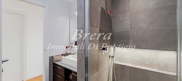 Apartamento de 3 dormitorios en Villasanta, Italy No. 331025 22