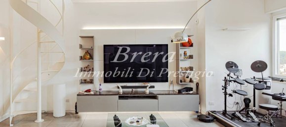 Apartamento de 3 dormitorios en Villasanta, Italy No. 331025 4