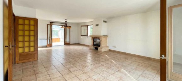 3 bedrooms Villa in Euzet, France No. 197317 3