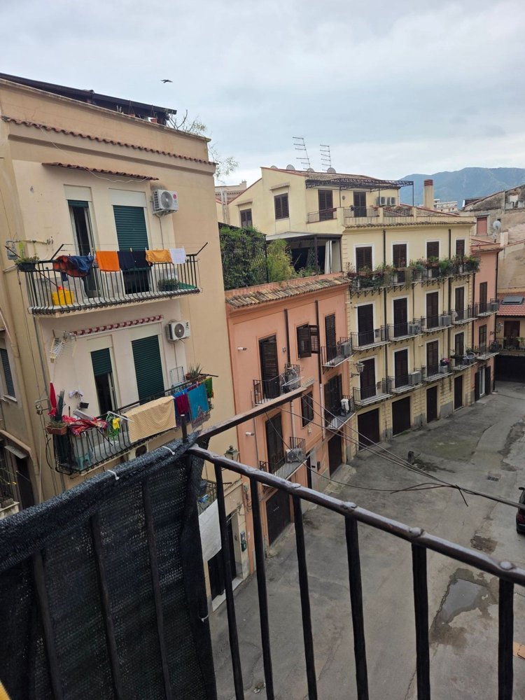 Apartamento de 3 habitaciónes en Palermo, Italy No. 44267