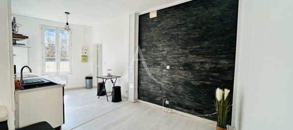 2 chambres Maison à Château-Renault, France No. 80349 2