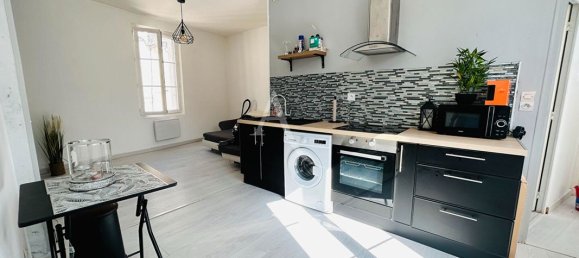 2 chambres Maison à Château-Renault, France No. 80349 3