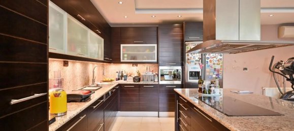 3 Schlafzimmer Gewerbliche Immobilie in Alimos, Greece, Nr. 70552 8