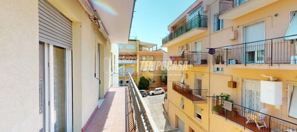 Квартира с 5 комнатами в Фальконара Мариттима, Италия № 120355 27