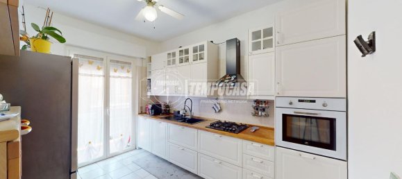 Квартира с 5 комнатами в Фальконара Мариттима, Италия № 120355 3