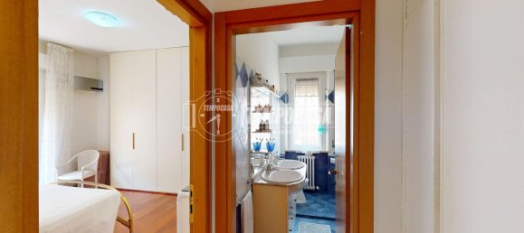 Квартира с 5 комнатами в Фальконара Мариттима, Италия № 120355 11