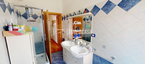 Квартира с 5 комнатами в Фальконара Мариттима, Италия № 120355 12