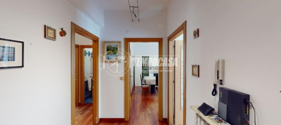 Квартира с 5 комнатами в Фальконара Мариттима, Италия № 120355 2