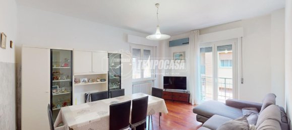 Квартира с 5 комнатами в Фальконара Мариттима, Италия № 120355 7