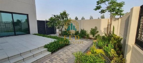 3 bedrooms Villa in Sharjah, UAE No. 8212 8