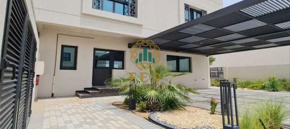 3 bedrooms Villa in Sharjah, UAE No. 8212 6