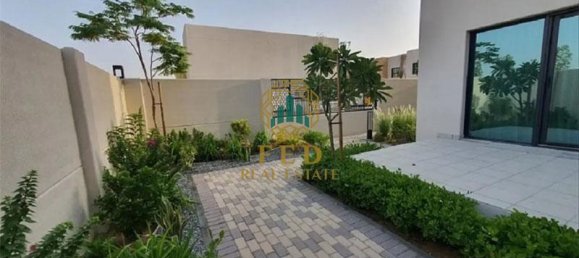 3 bedrooms Villa in Sharjah, UAE No. 8212 4