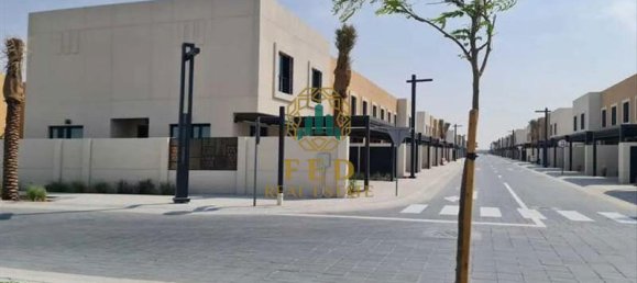 3 bedrooms Villa in Sharjah, UAE No. 8212 7