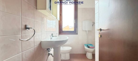 2 bedrooms Apartment in Parma, Italy No. 20877 35