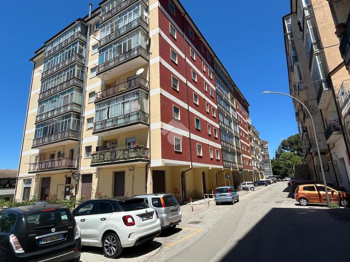 3 rooms Apartment in Potenza, Italy No. 236517