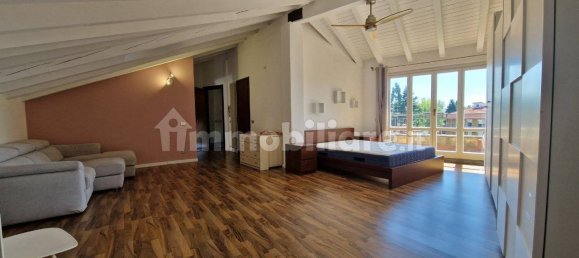 Estudio en Venegono Superiore, Italy No. 328391 7