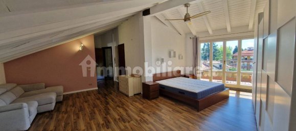 Estudio en Venegono Superiore, Italy No. 328391 9