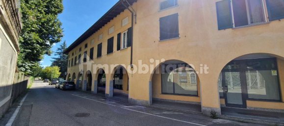 Estudio en Venegono Superiore, Italy No. 328391 2