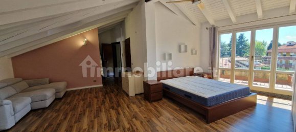 Estudio en Venegono Superiore, Italy No. 328391 8