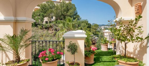 3 bedrooms Penthouse in La Quinta, Spain No. 186047 19