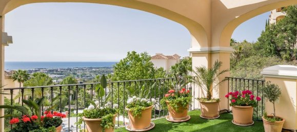 3 bedrooms Penthouse in La Quinta, Spain No. 186047 18