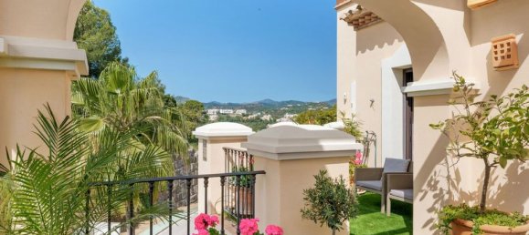 3 bedrooms Penthouse in La Quinta, Spain No. 186047 11