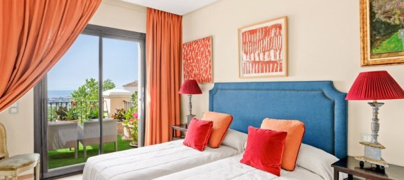 3 bedrooms Penthouse in La Quinta, Spain No. 186047 20