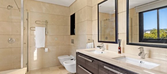 3 bedrooms Penthouse in La Quinta, Spain No. 186047 16