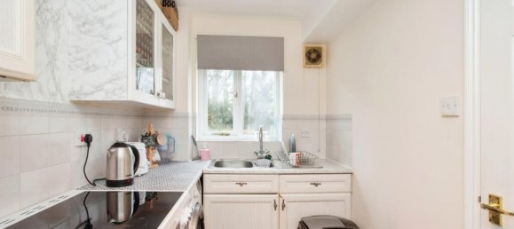 1 bedroom Apartment in Watford, United Kingdom No. 6155 7