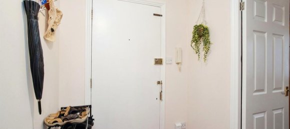 1 bedroom Apartment in Watford, United Kingdom No. 6155 8