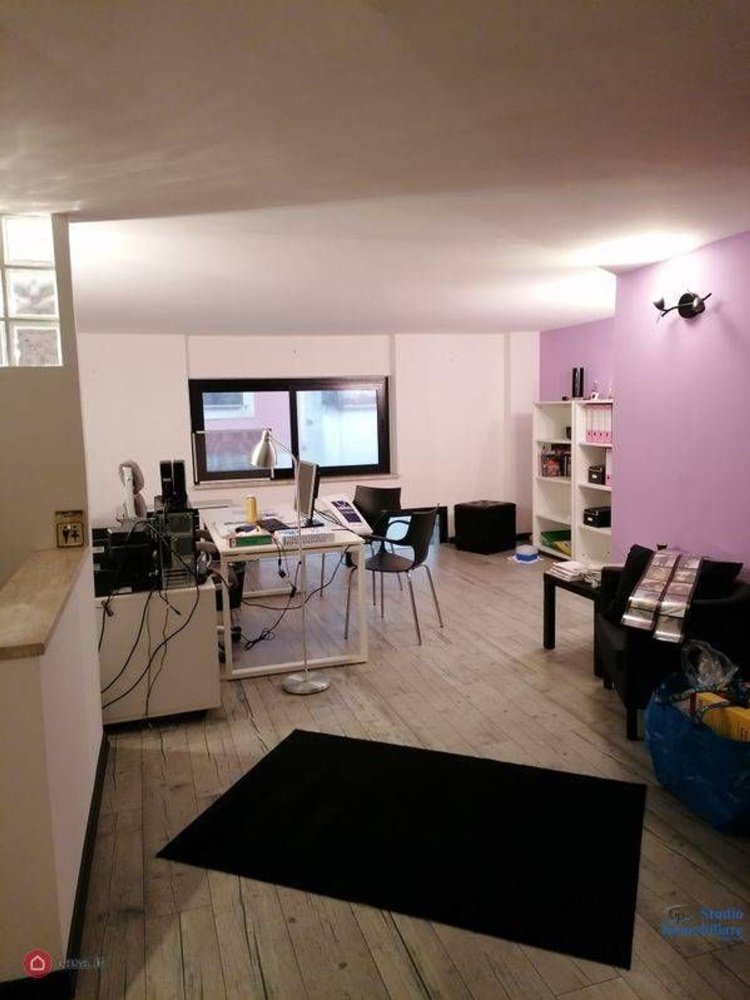 60m² Commercial property in Lenola, Italy No. 378016