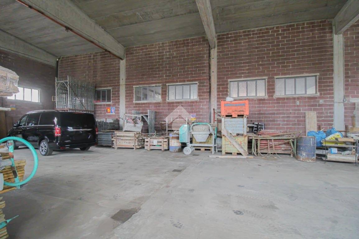 2 rooms Warehouse in Castelcovati, Italy No. 273592