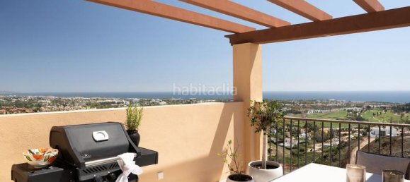 2 bedrooms Penthouse in El Paraiso, Spain No. 124257 2
