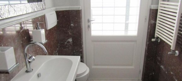 6 rooms Villa in Carrara, Italy No. 38350 11