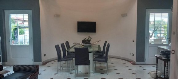 6 rooms Villa in Carrara, Italy No. 38350 4