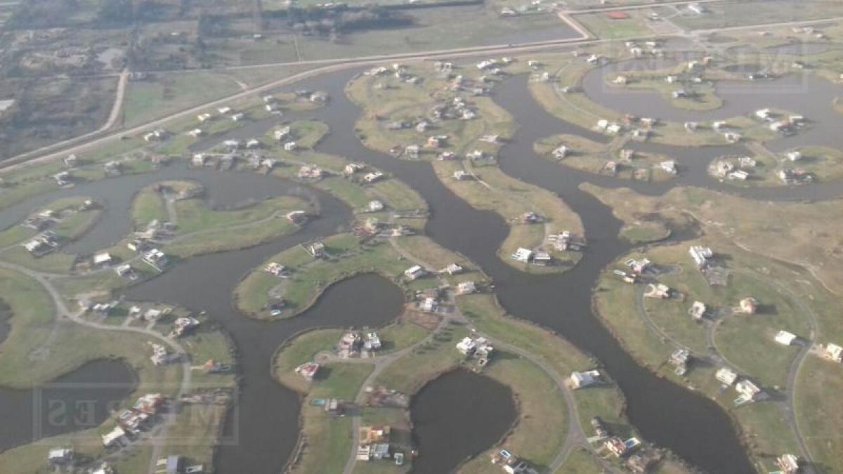  Land in Escobar, Argentina No. 114192