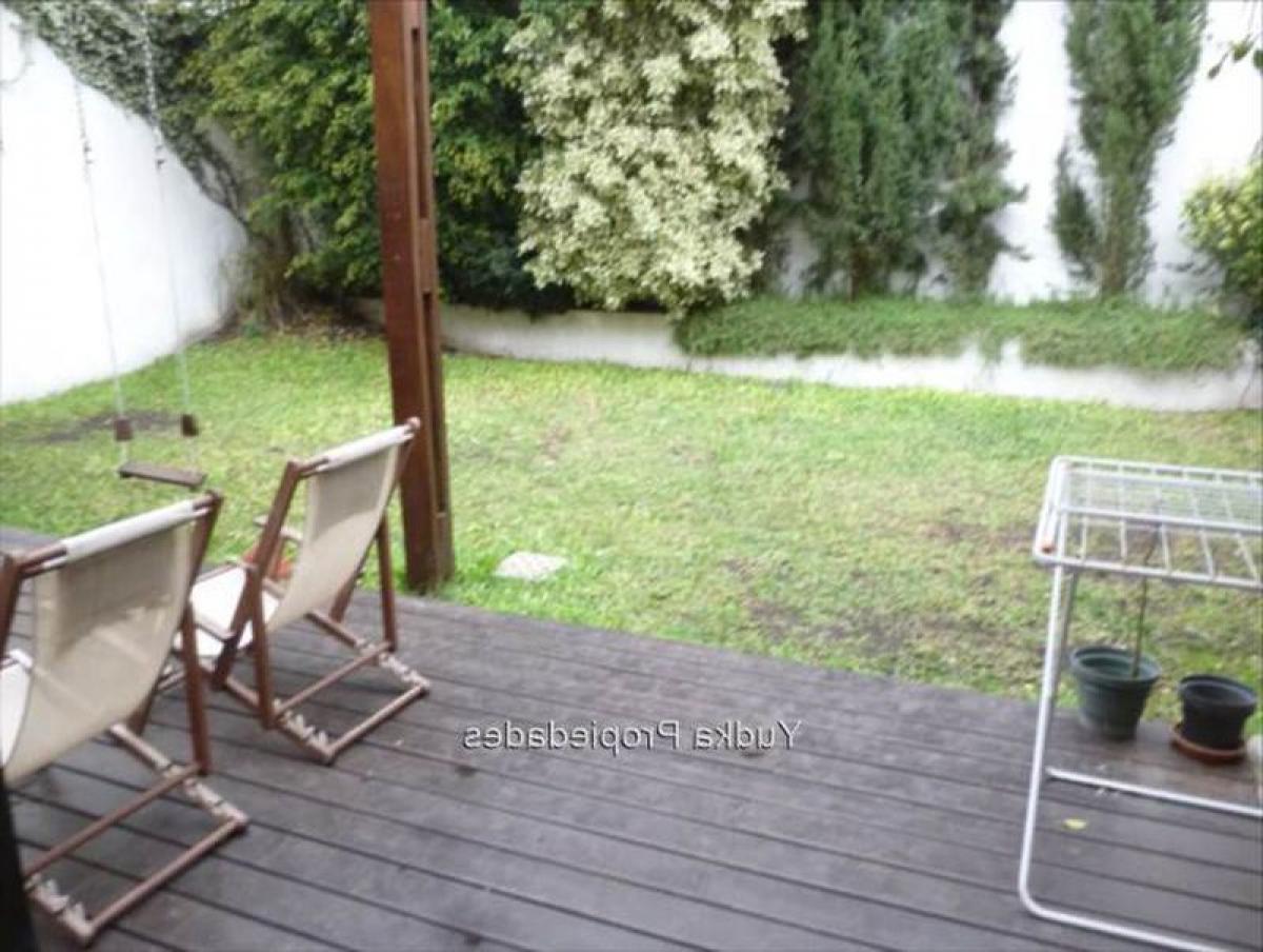 Дом с 3 спальнями в Монтевидео, Уругвай № 1210