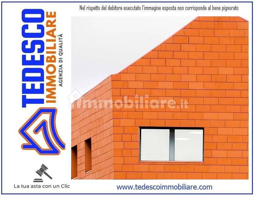 5-Zimmer Garage in Lioni, Italy, Nr. 260069