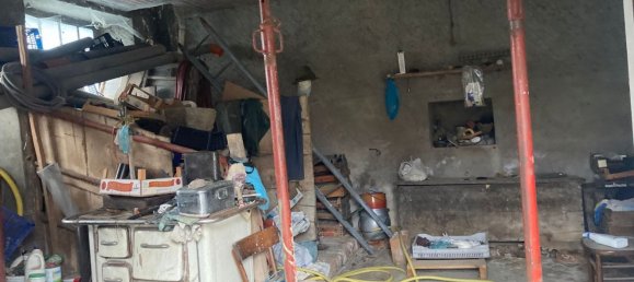 Casa de 9 habitaciónes en Montecreto, Italy No. 18778 14