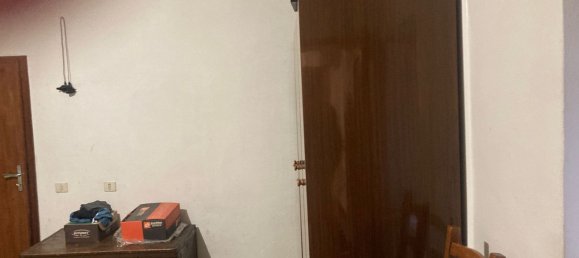 Casa de 9 habitaciónes en Montecreto, Italy No. 18778 8