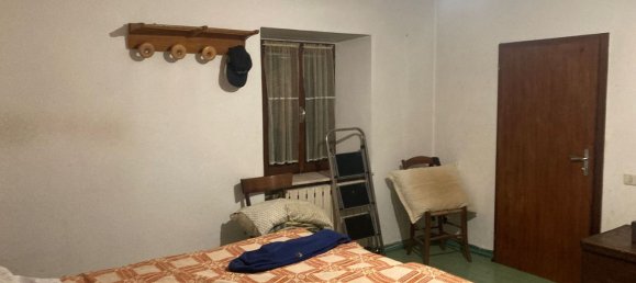 Casa de 9 habitaciónes en Montecreto, Italy No. 18778 7