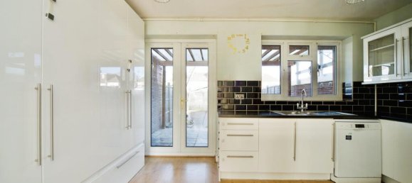 3 bedrooms House in Enfield, United Kingdom No. 11506 15