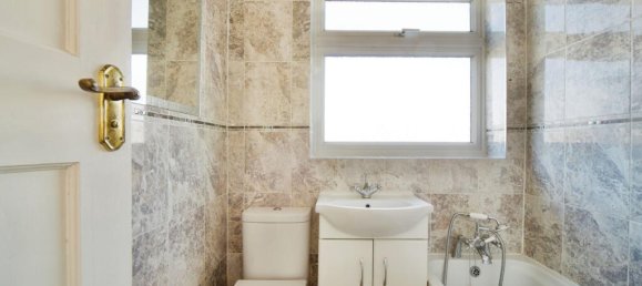 3 bedrooms House in Enfield, United Kingdom No. 11506 9