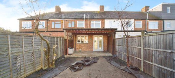 3 bedrooms House in Enfield, United Kingdom No. 11506 16